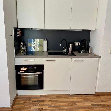 Zentrale Ferienwohnung Mit Balkon In Aachen Luaran gambar