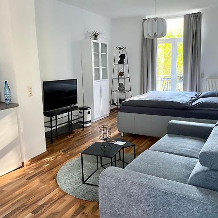 Zentrale Ferienwohnung Mit Balkon In Aachen Luaran gambar
