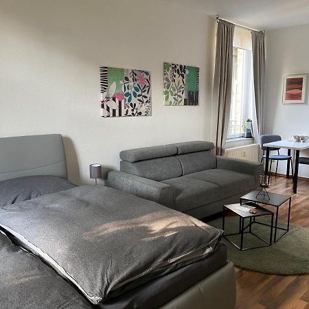 Zentrale Ferienwohnung Mit Balkon In Aachen Luaran gambar