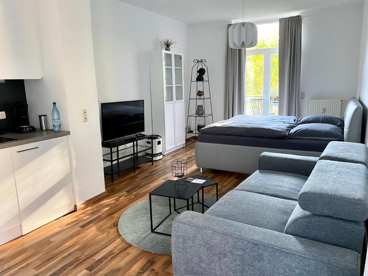 Zentrale Ferienwohnung Mit Balkon In Aachen Luaran gambar