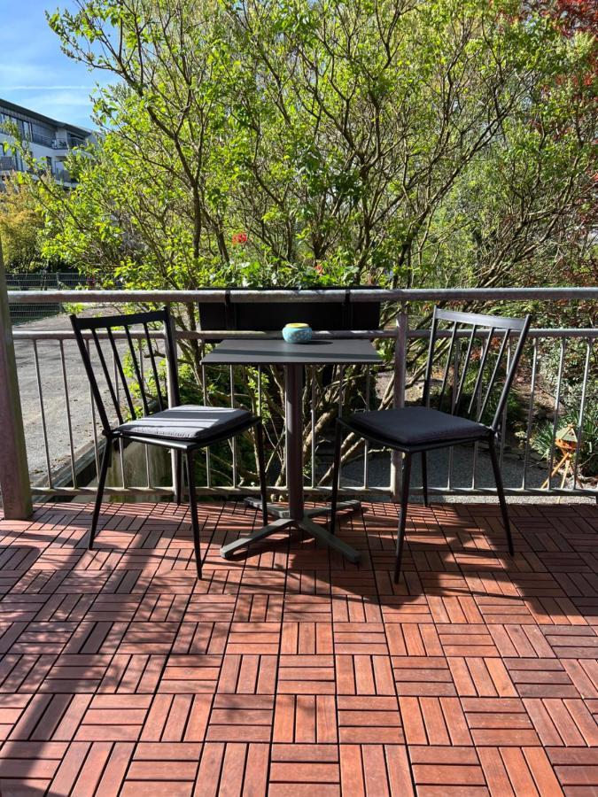 Zentrale Ferienwohnung Mit Balkon In Aachen Luaran gambar